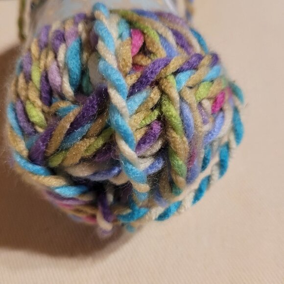 Sundance Yarn Tulip Fields Lot 14 Gladioli 0003 100% Acrylic 1.75 oz 43 Yard - Picture 5 of 7